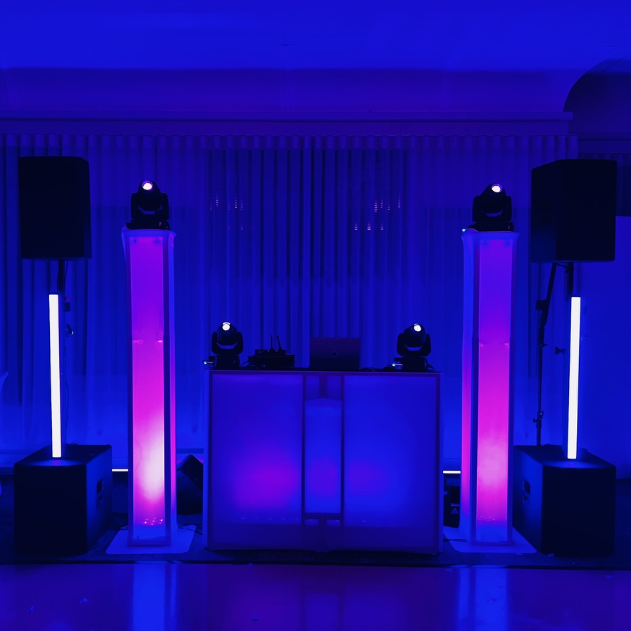 La Réception — installation DJ à titre indicatif
