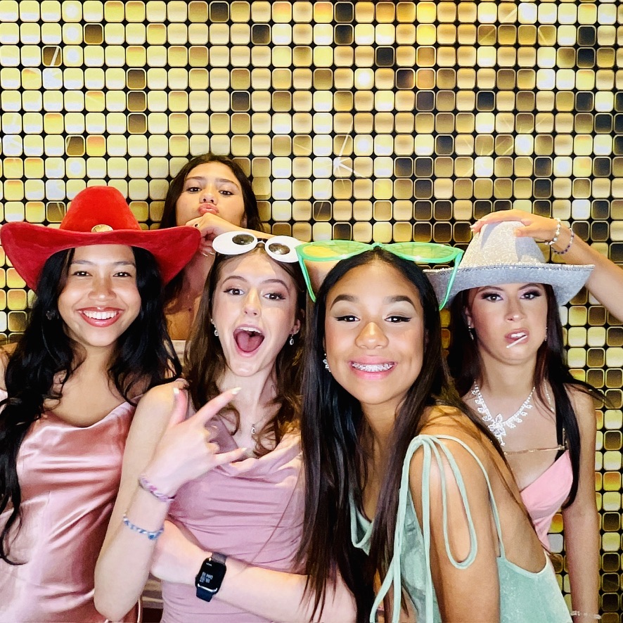 Amies au Photobooth pendant une Quinceañera